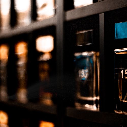 Arabian Perfumes & Middle Eastern Fragrances | Mano Decants